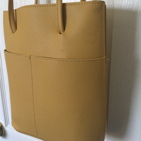 Handbag with Zippered Bag Insert - Picture 4 of 5